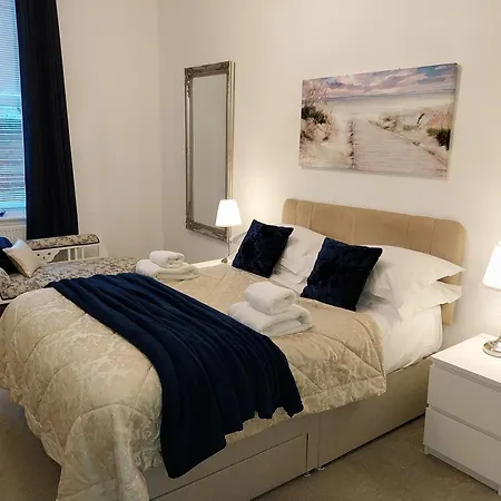 21 Of Wales Terrace - 2 Bed Ground Floor Flat