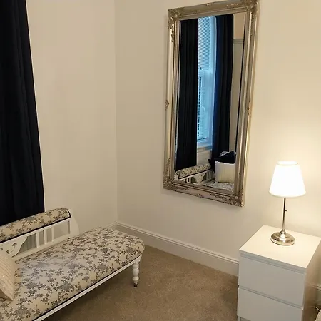 21 Of Wales Terrace - 2 Bed Ground Floor Flat Scarborough