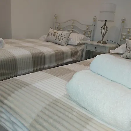 21 Of Wales Terrace - 2 Bed Ground Floor Flat