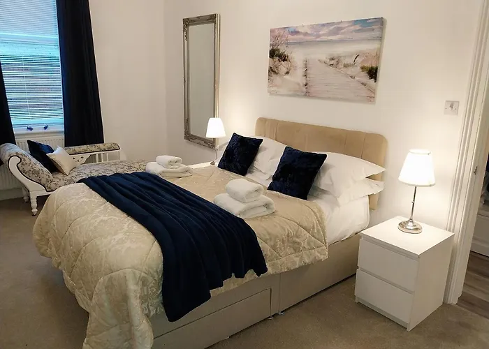 21 Of Wales Terrace - 2 Bed Ground Floor Flat