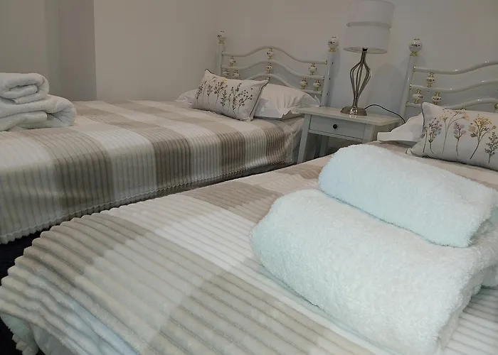 21 Of Wales Terrace - 2 Bed Ground Floor Flat