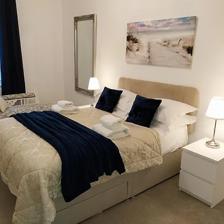 21 Of Wales Terrace - 2 Bed Ground Floor Flat