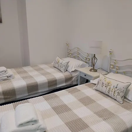 21 Of Wales Terrace - 2 Bed Ground Floor Flat Apartment